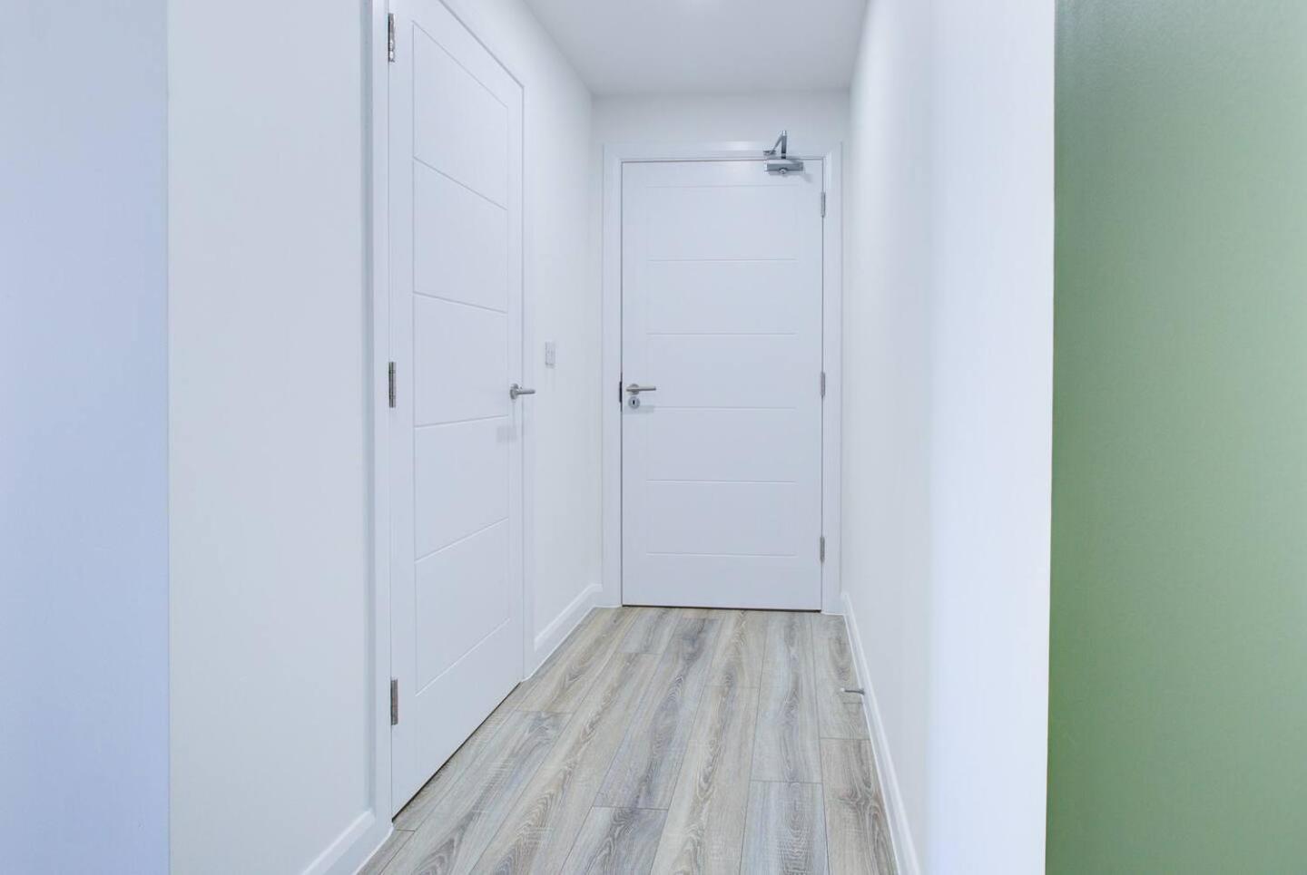 Ashford Station Suites: Spacious 2BR with Parking & Fast Wi-Fi Exterior photo
